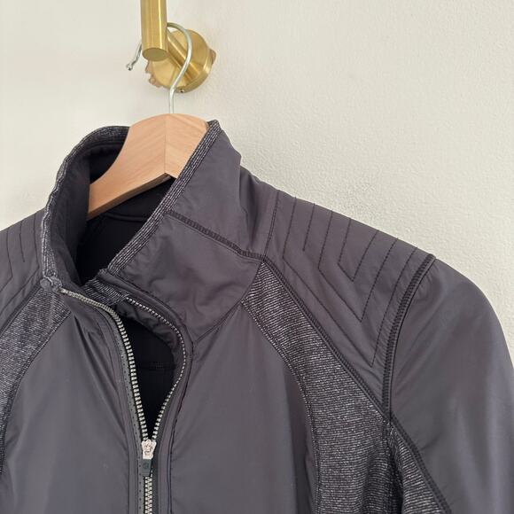 Lululemon Rebel Runner Jacket in Black / Wee Stripe Black Heathered Black 4 - Picture 11 of 15